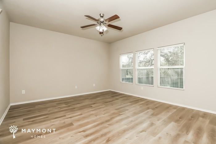 15210 Pandion Dr - Photo 5 of 13