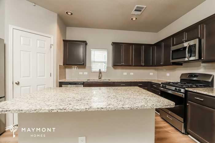 15210 Pandion Dr - Photo 7 of 13