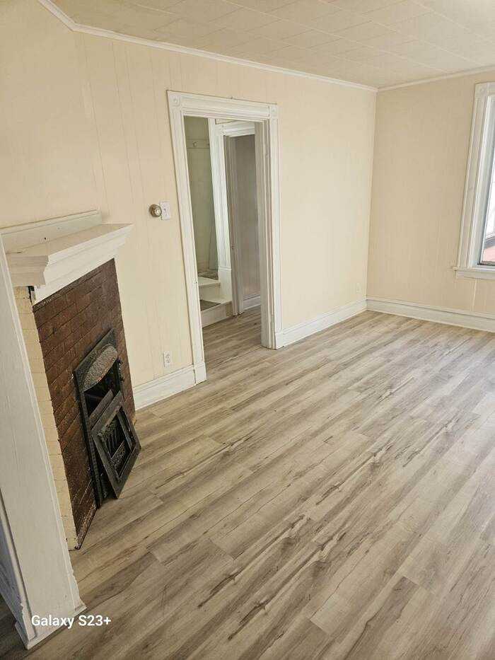 617 Jefferson St - Photo 3 of 15