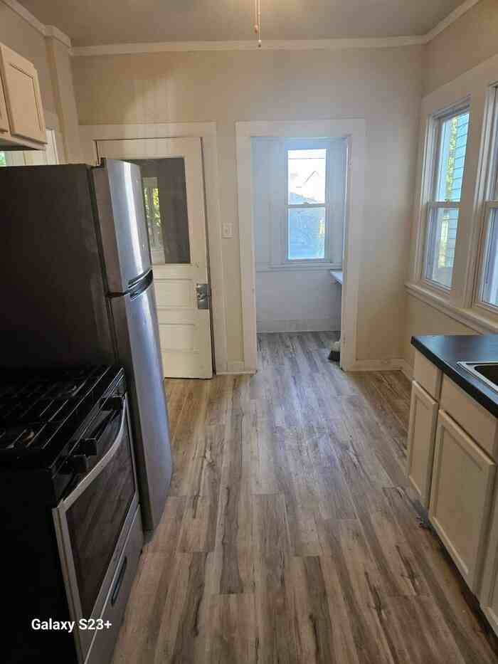 617 Jefferson St - Photo 6 of 15