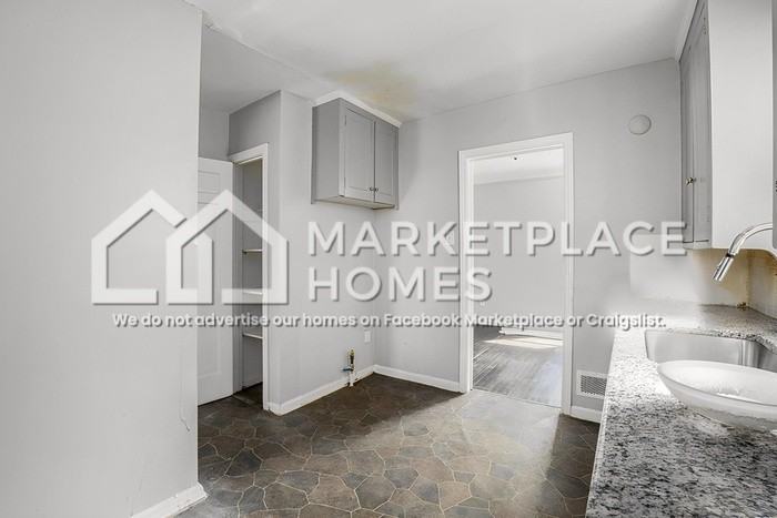 10327 Mckinney St - Photo 7 of 14