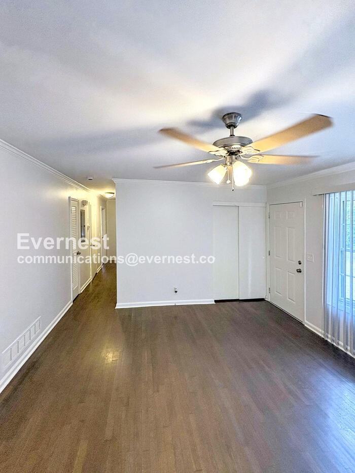 3963 Bouldercrest Rd - Photo 4 of 26