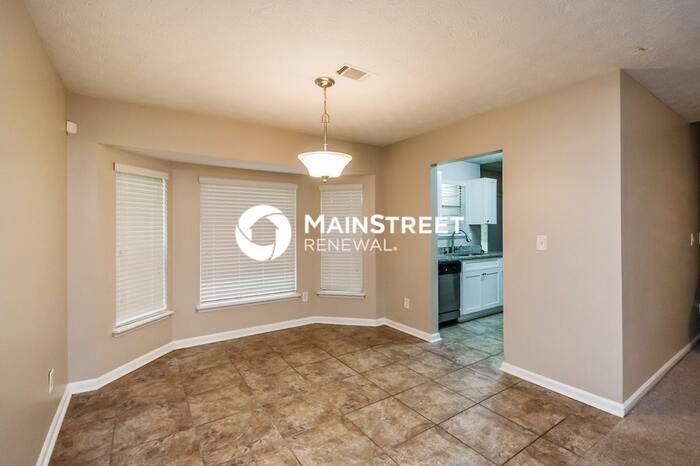 2050 Downs Pl - Photo 6 of 17