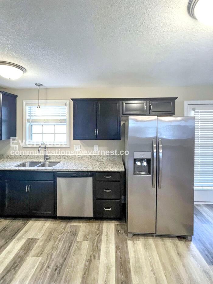 1135 Eagles View Dr - Photo 2 of 25