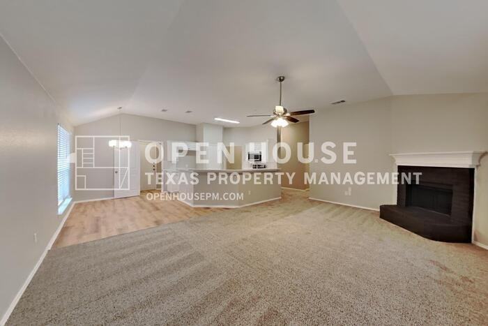 525 Reagan Dillan Drive - Photo 5 of 20