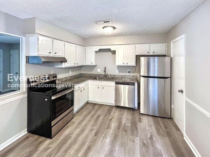 4228 Valley Grove Drive - Photo 4 of 21