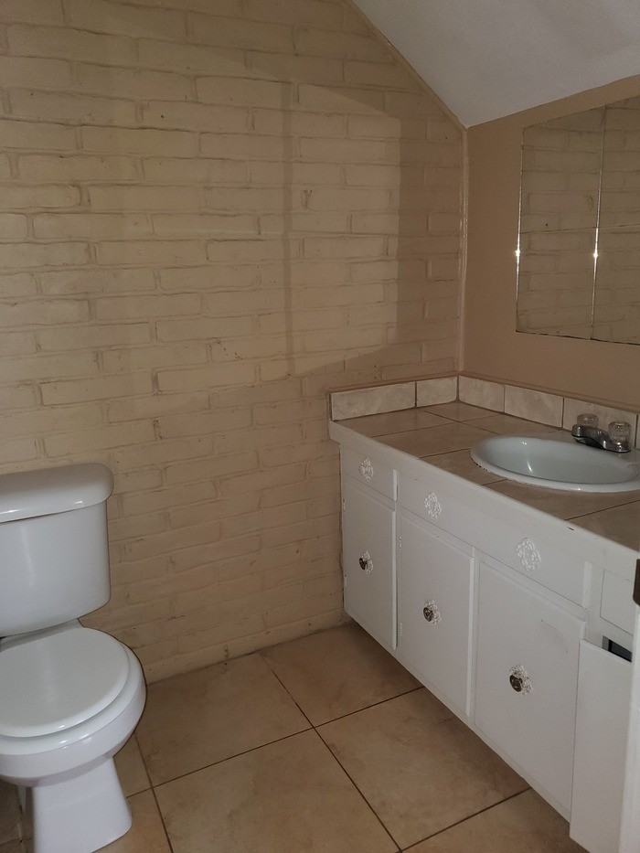 1612 Sam Houston Dr #BD - Photo 3 of 6