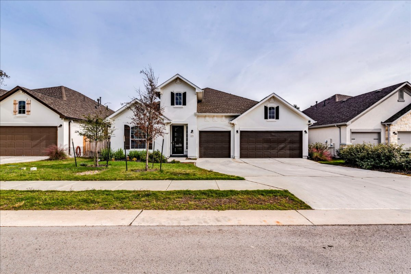 1155 Arrowhead Ranch Boulevard - Photo 2 of 38