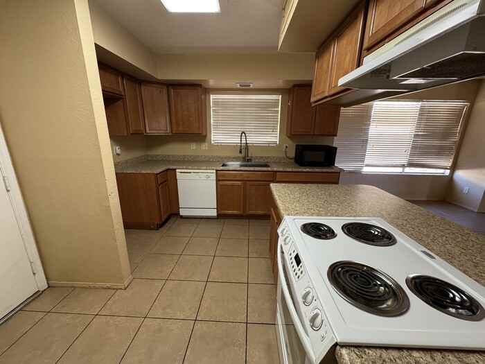 4774 West Piute Avenue - Photo 3 of 15