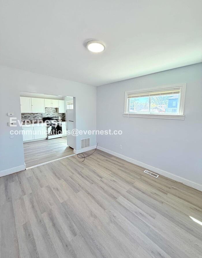 2484 Woodmere Street - Photo 5 of 28