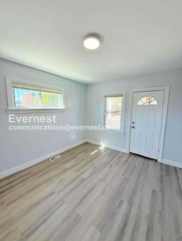 2484 Woodmere Street - Photo 7 of 28