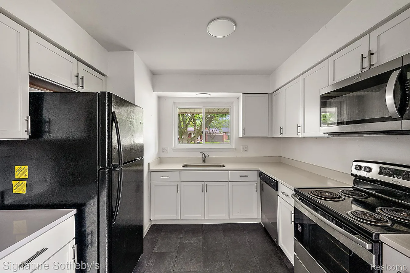 3626 Hillside Drive - Photo 4 of 15