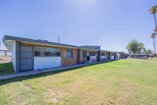 2123 W Devonshire Ave #12 - Photo 1 of 1