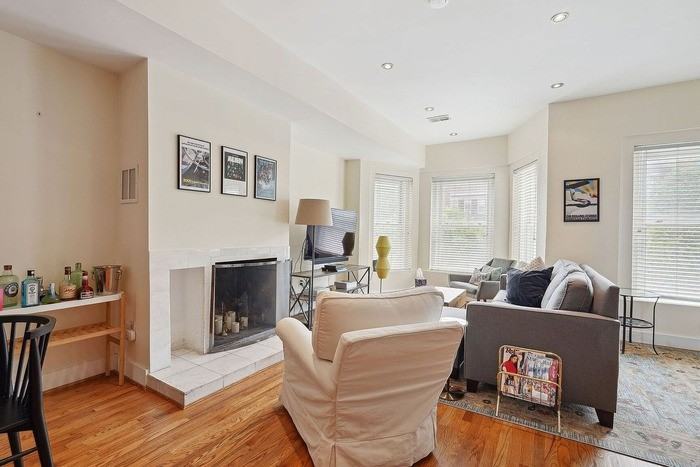 1331 Fairmont St Nw #B - Photo 3 of 33