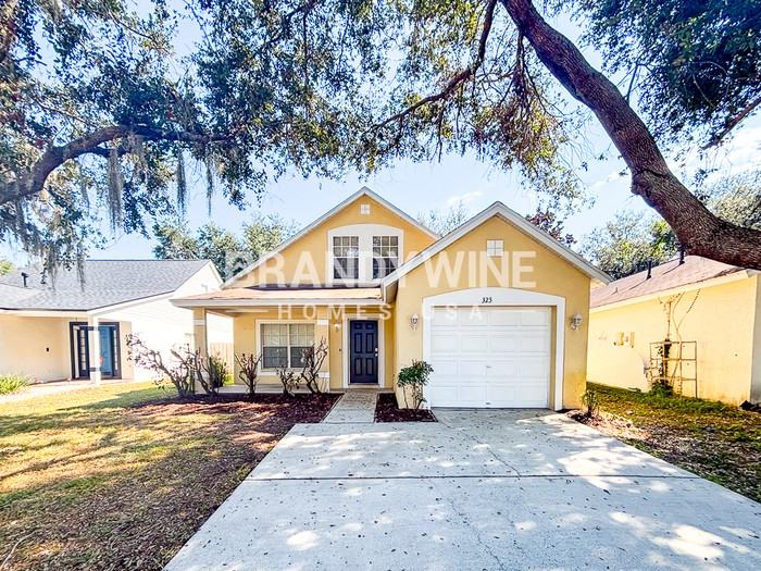 323 Summer Sails Dr - Photo 2 of 24