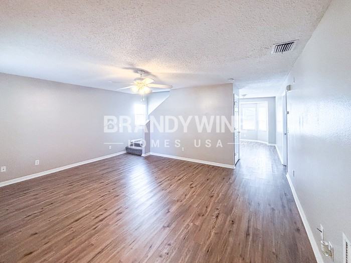 323 Summer Sails Dr - Photo 5 of 24