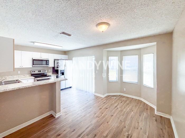 323 Summer Sails Dr - Photo 6 of 24