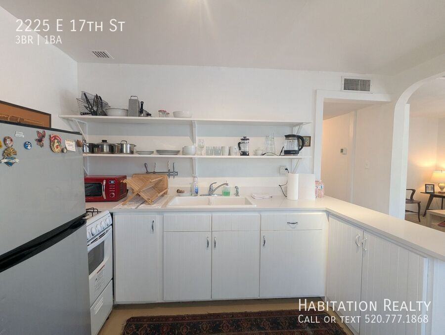 2225 E 17th St - Photo 6 of 23