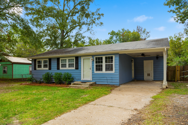 205 Cunningham Dr - Photo 2 of 13