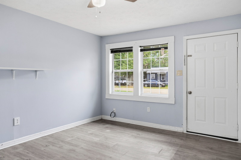 205 Cunningham Dr - Photo 3 of 13