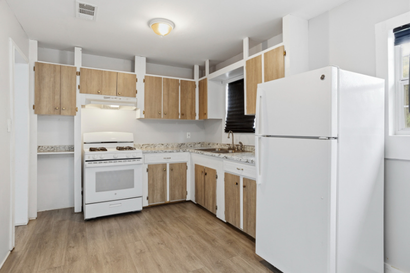 205 Cunningham Dr - Photo 4 of 13