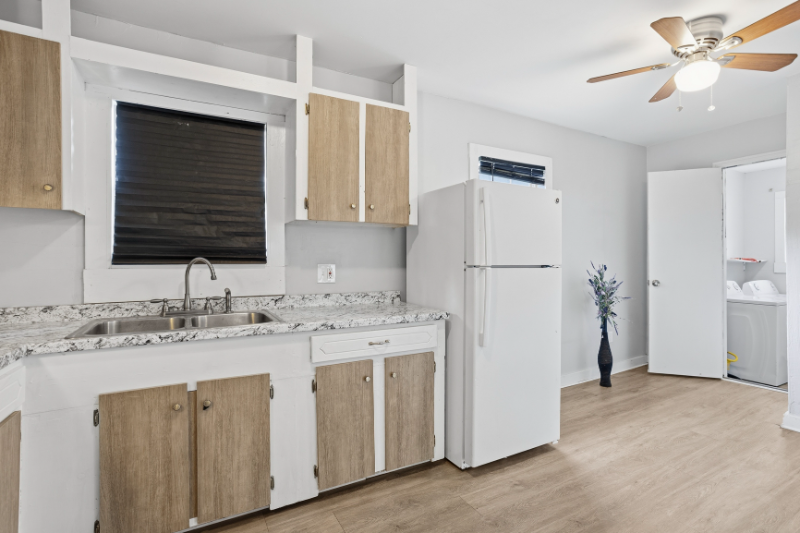 205 Cunningham Dr - Photo 5 of 13