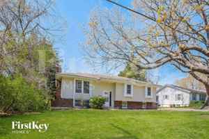 featured image of 3720 N Antioch Rd