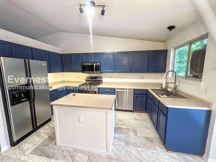 4393 E Andover Ave - Photo 2 of 21
