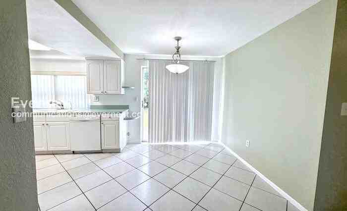 3509 Kingsbury Drive - Photo 3 of 24