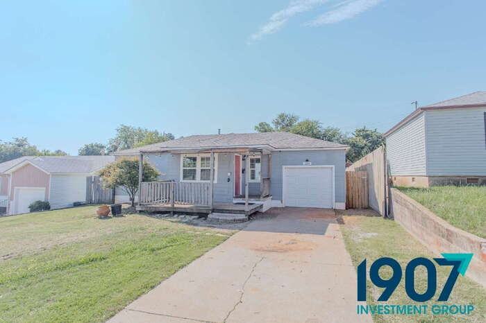 1208 Carter Dr - Photo 3 of 19