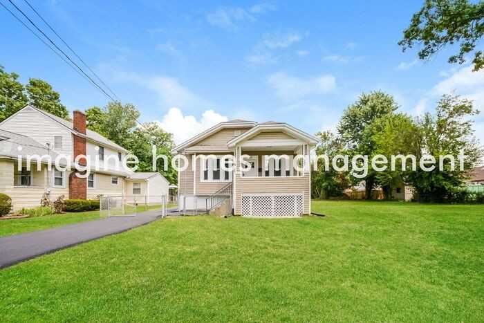 8460 Saint Clair Ave - Photo 4 of 18