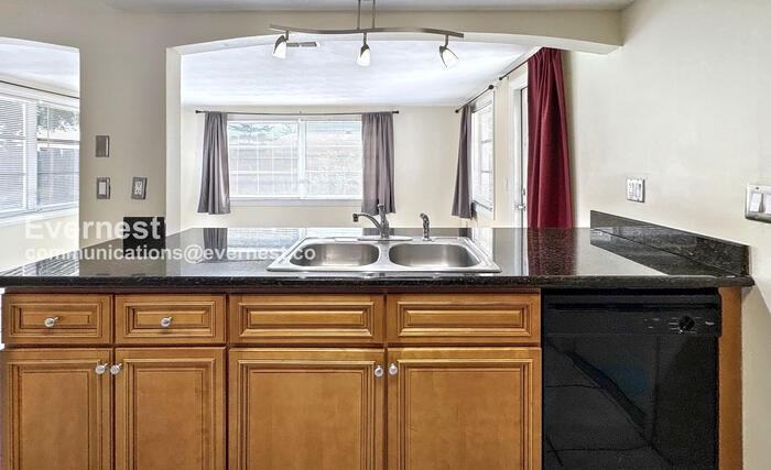 5912 Della Drive - Photo 4 of 20