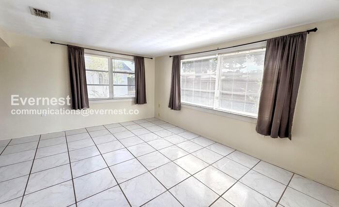 5912 Della Drive - Photo 5 of 20