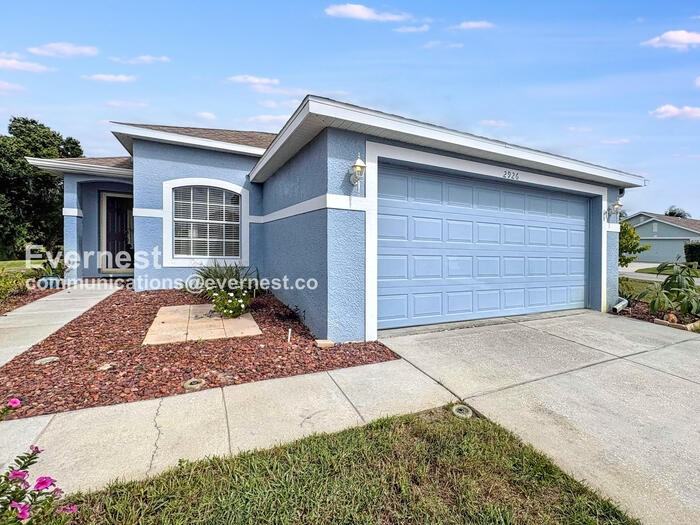 2926 Walnut Grove Ct - Photo 2 of 32