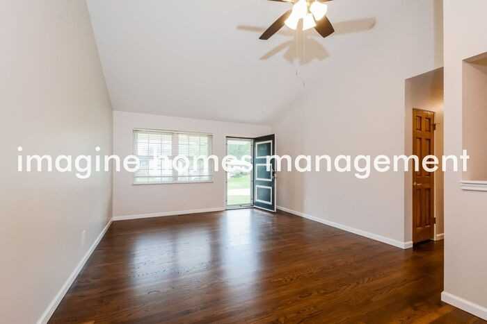 11228 Fawnway Dr - Photo 3 of 12