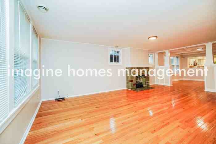 575 South Braddock Avenue #2 - Photo 5 of 19