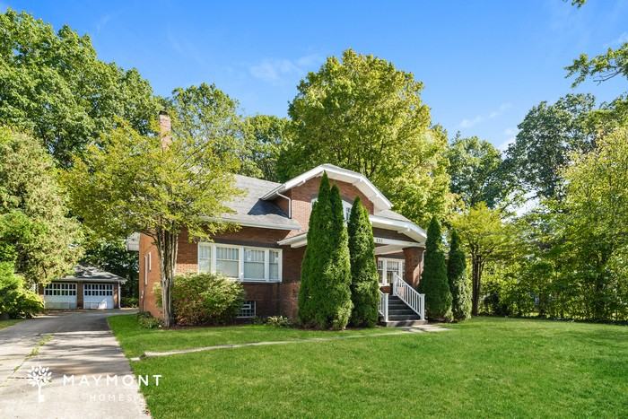 231 31st St Nw - Photo 2 of 3