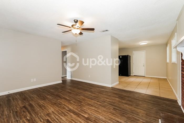 3904 Cindy Dr - Photo 5 of 18