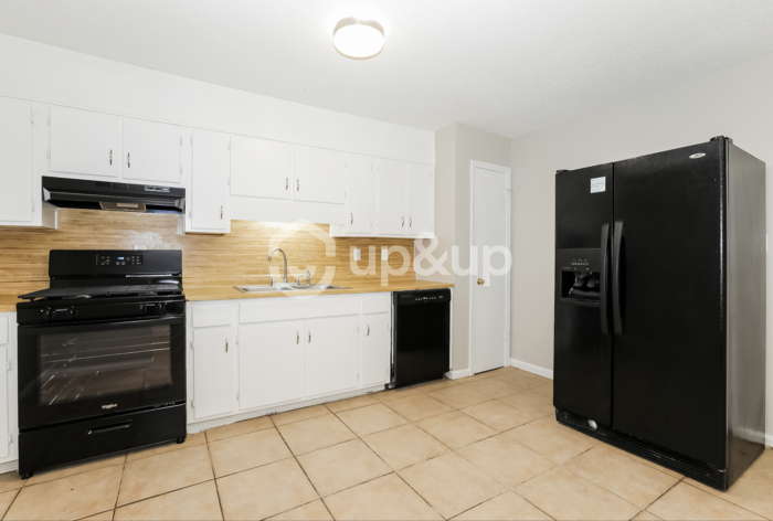 3904 Cindy Dr - Photo 6 of 18