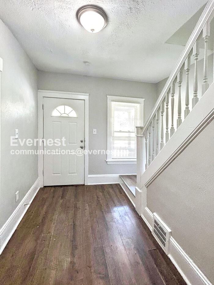 8002 Bellevue Avenue - Photo 7 of 22