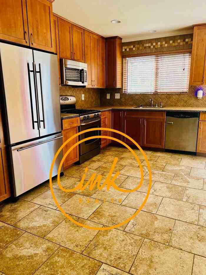 1044 Riverview Dr - Photo 2 of 11