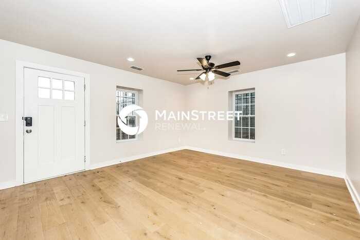 815 Lena St - Photo 3 of 16