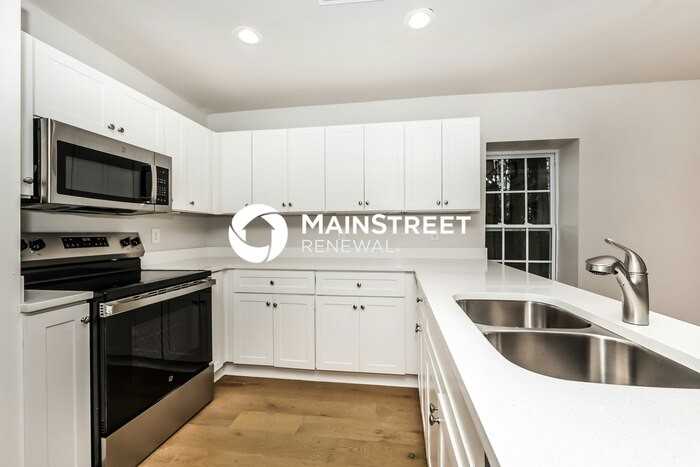 815 Lena St - Photo 6 of 16