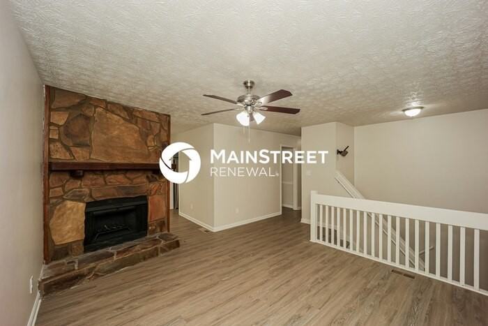 140 Huntridge Dr - Photo 2 of 19