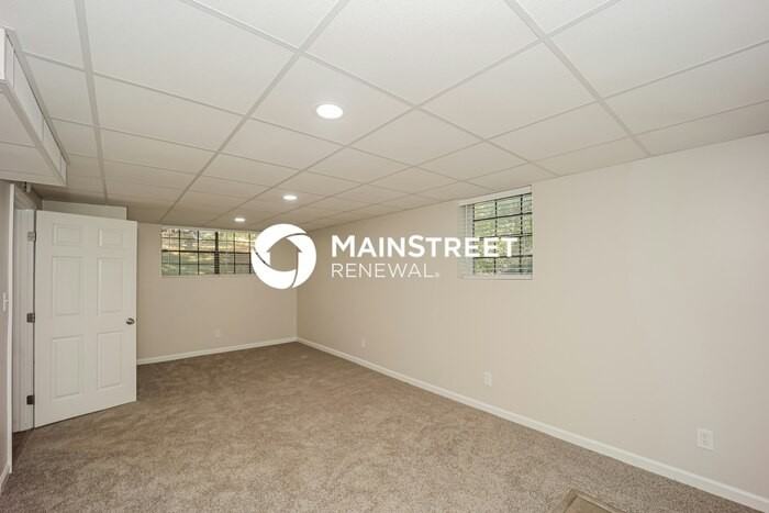 140 Huntridge Dr - Photo 7 of 19