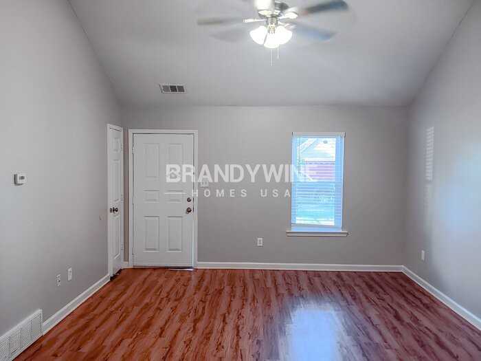 6895 Southknoll Ave - Photo 5 of 20