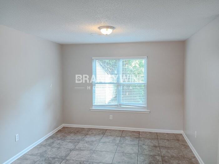 6895 Southknoll Ave - Photo 6 of 20