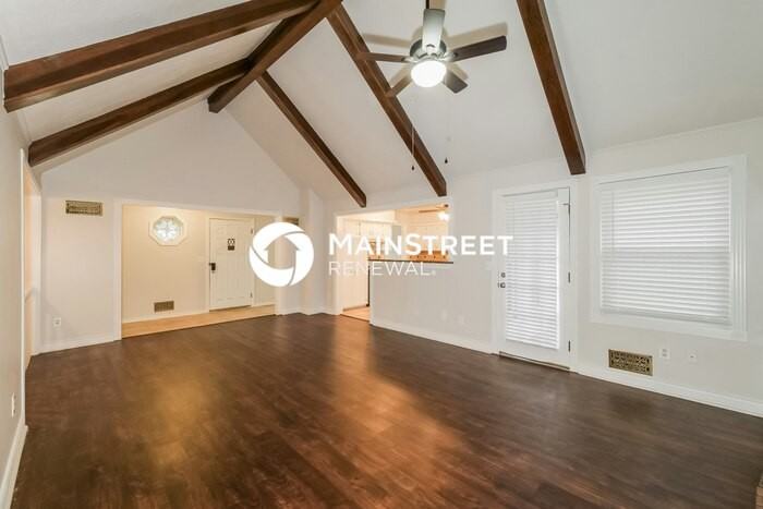 1022 Southeast 5th Terrace - Photo 5 of 19