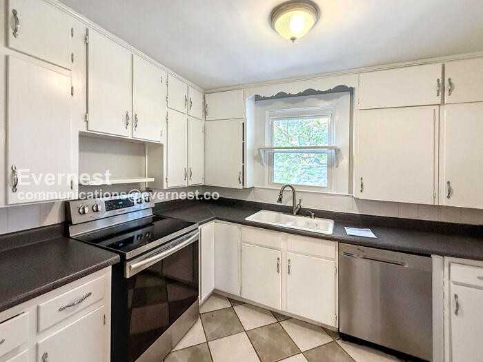 1603 Woodfern Dr - Photo 3 of 26