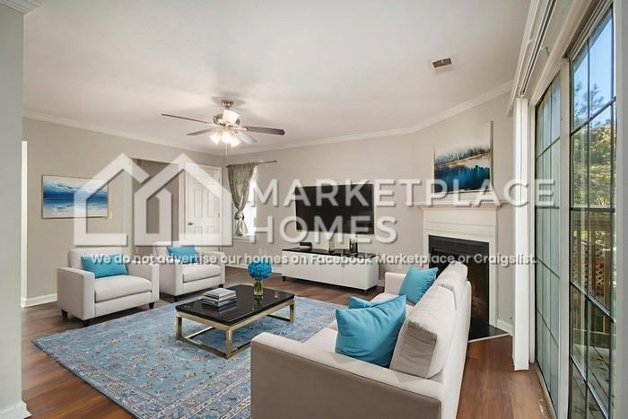 2033 Charter Ln - Photo 5 of 24